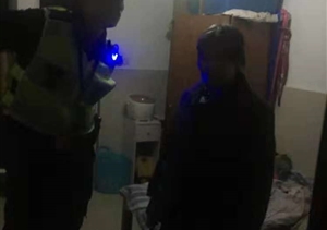 七旬老人深夜迷路，熱心特保護(hù)送回家 --五常輔警項(xiàng)目將迷路老人送