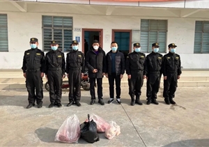 崇明區(qū)堡鎮(zhèn)生態(tài)保護和市容環(huán)境事務所領導慰問宗保公司員工